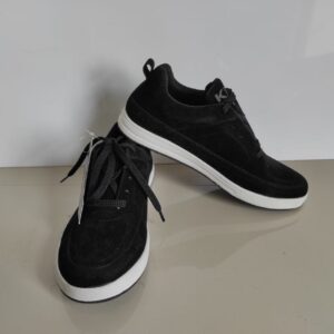 Sepatu Casual Pria Suede Hitam